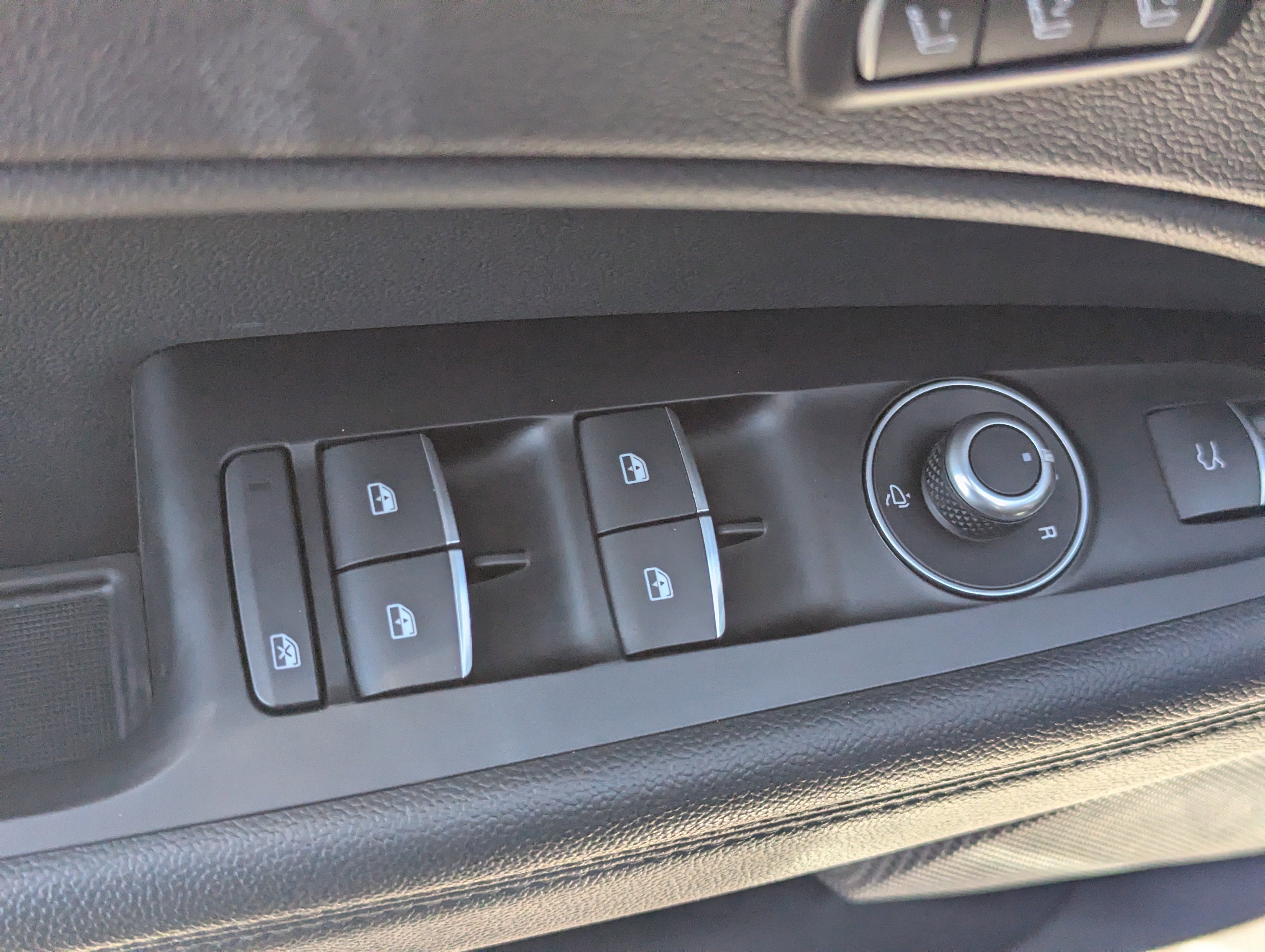 Used 2023 Alfa Romeo Stelvio Ti w/ Active Assist Plus Package image 23