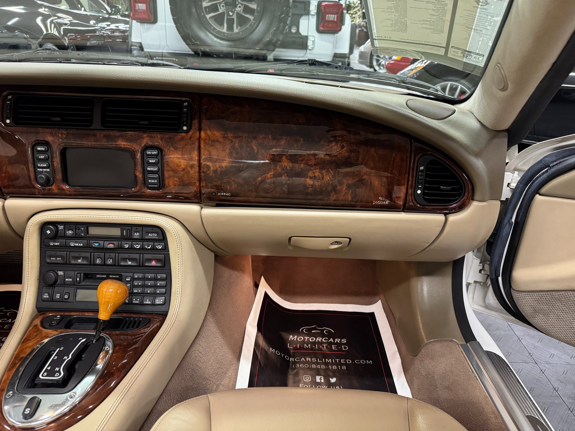 Used 2003 Jaguar XK8 Convertible image 21