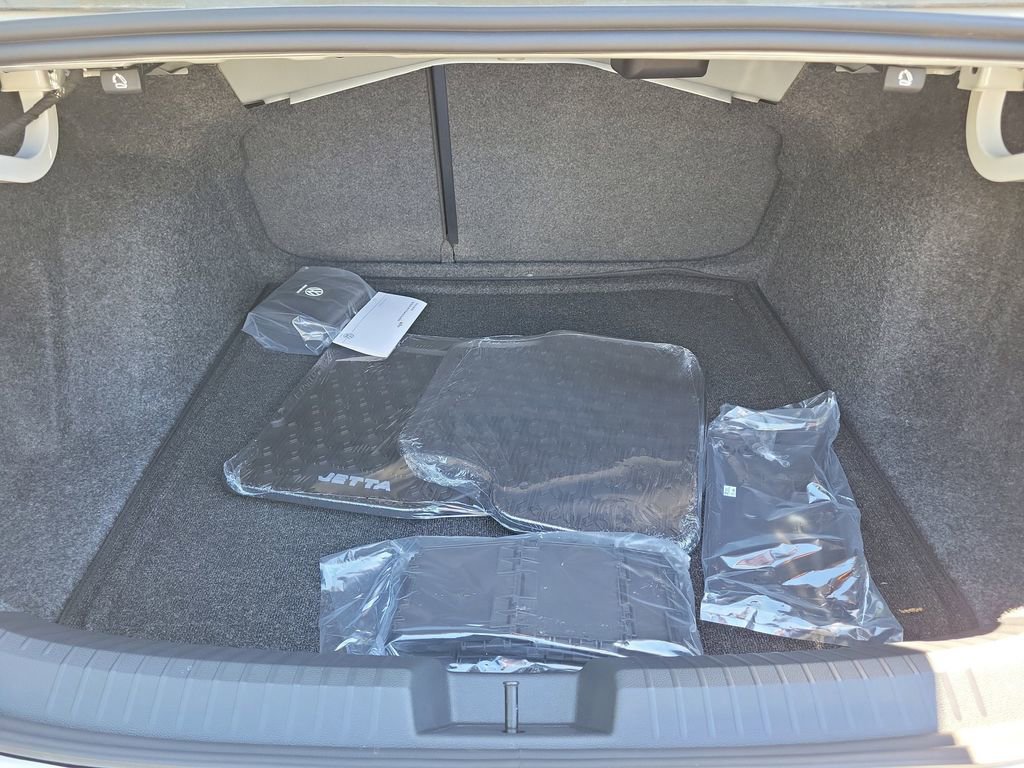 New 2026 Volkswagen Jetta SE image 6