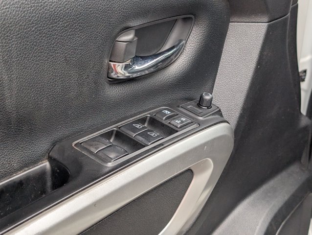 Used 2024 Nissan Titan SV w/ SV Convenience Package AWD/4WD image 39