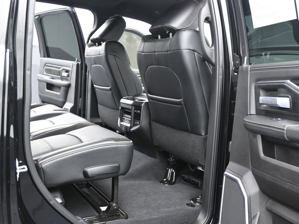 Used 2024 RAM 3500 Laramie w/ Night Edition image 17