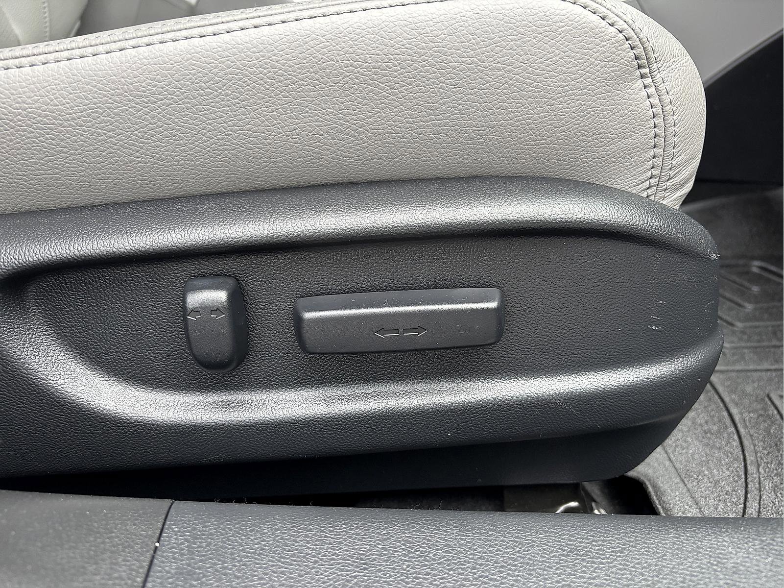 Certified 2017 Honda Accord EX-L image 39