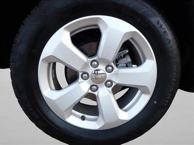 Used 2018 Jeep Compass Latitude w/ Popular Equipment Group FWD image 7