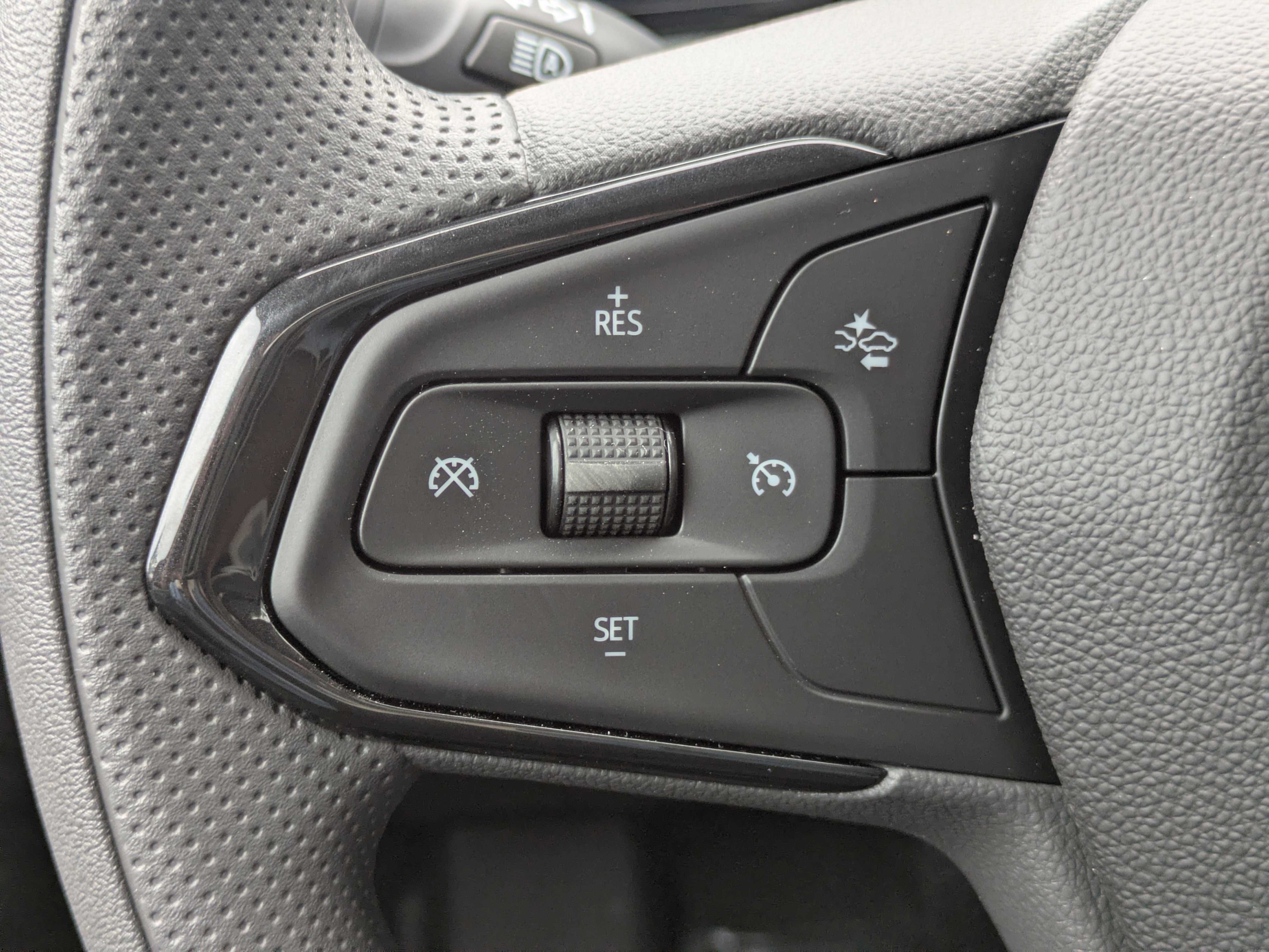 New 2026 Chevrolet Trax LT image 15