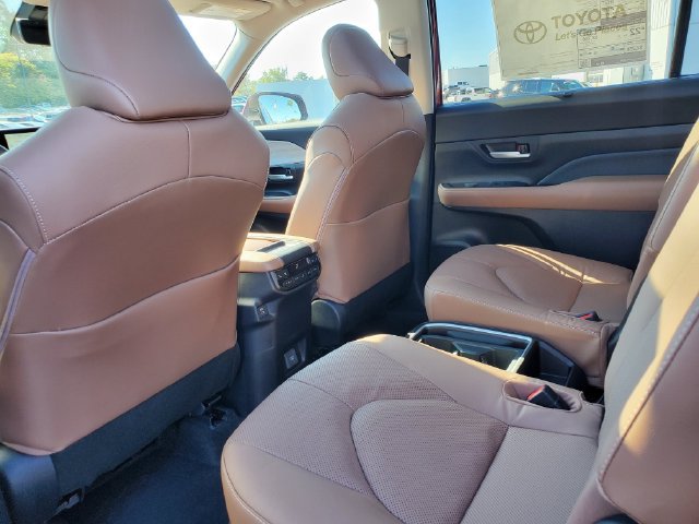 New 2026 Toyota Grand Highlander AWD image 11