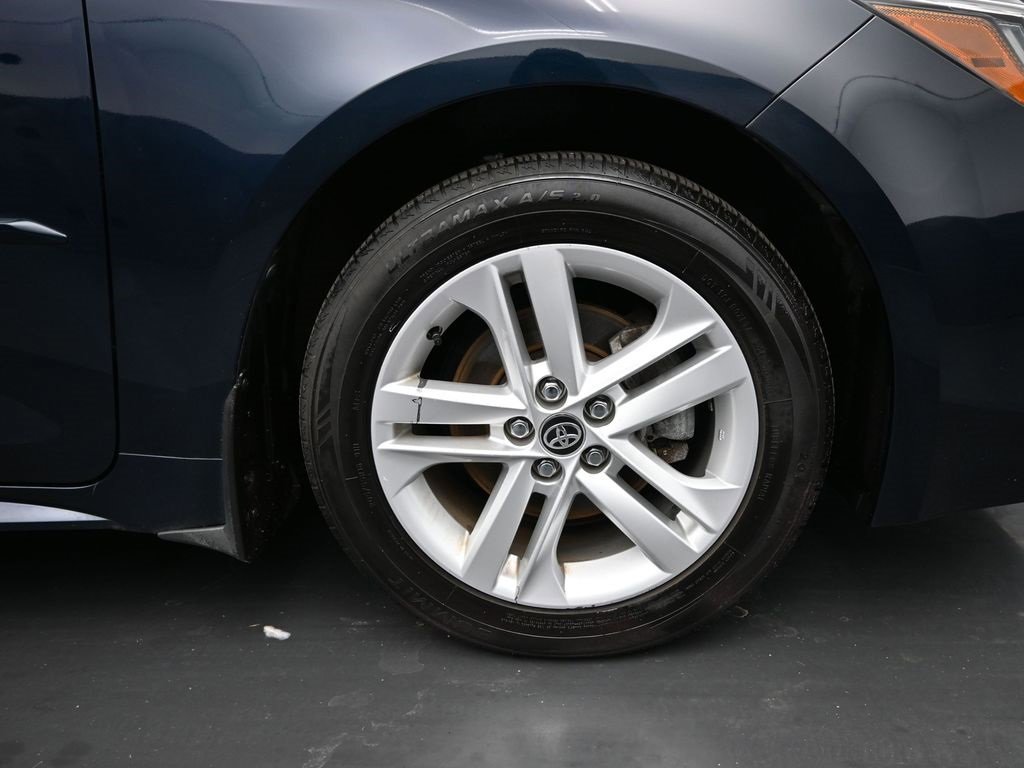 Used 2022 Toyota Corolla SE image 3