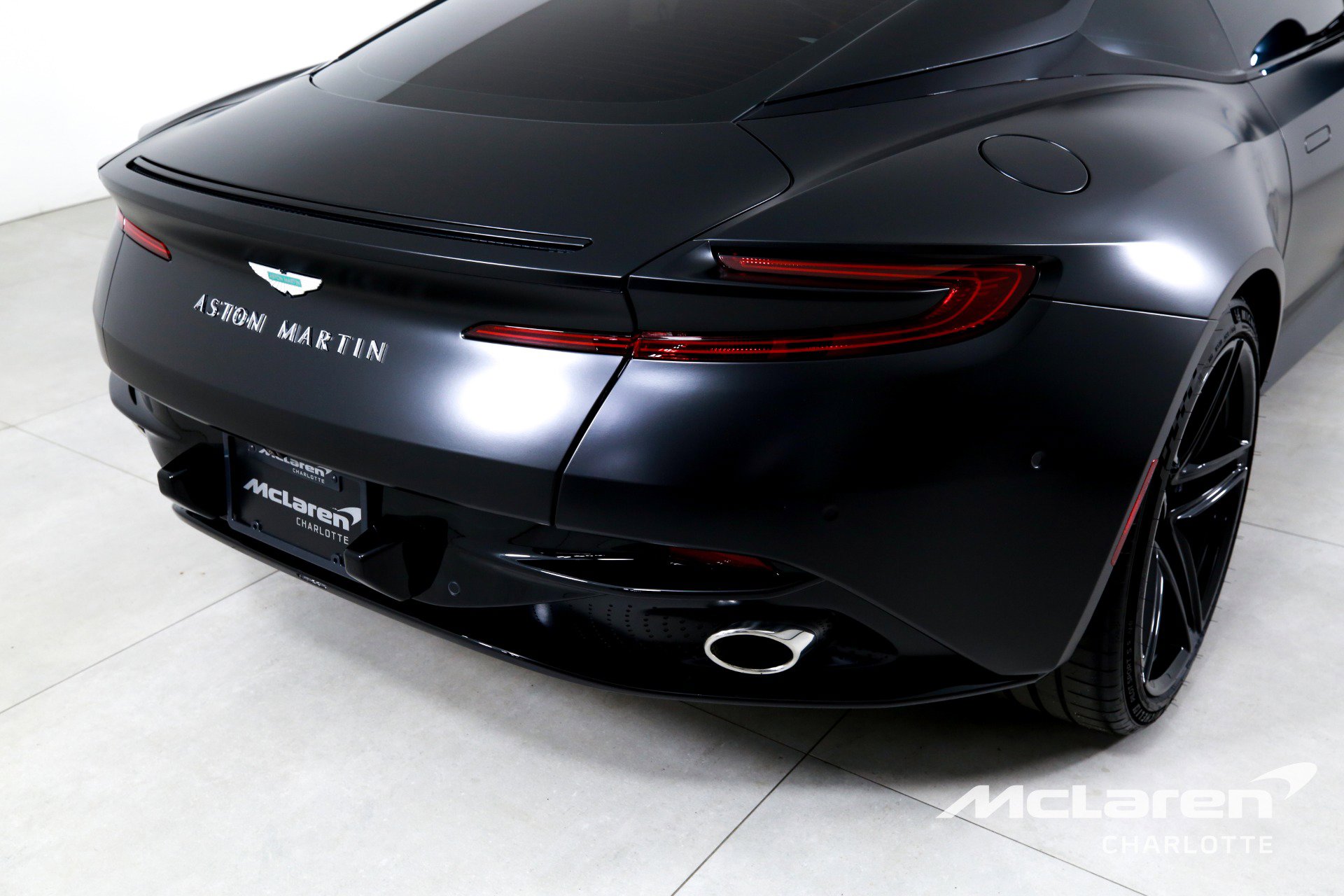 Used 2024 Aston Martin DB12 Coupe image 34