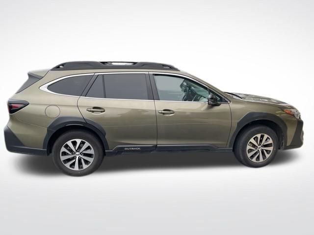 Used 2023 Subaru Outback Premium image 2