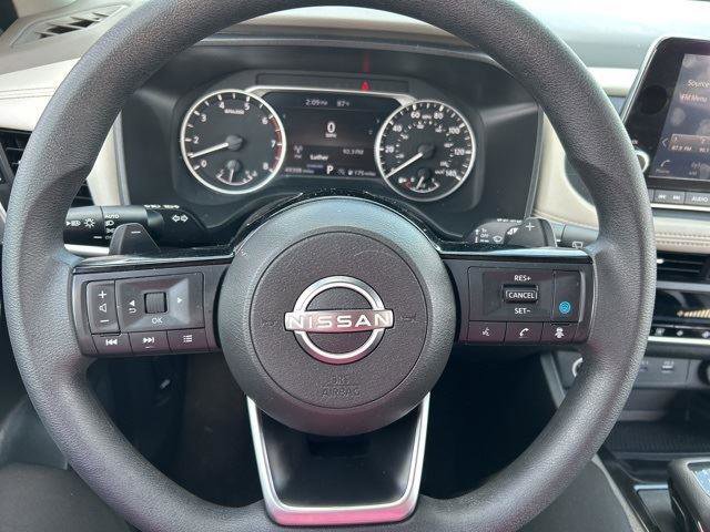 Used 2023 Nissan Rogue SV image 13