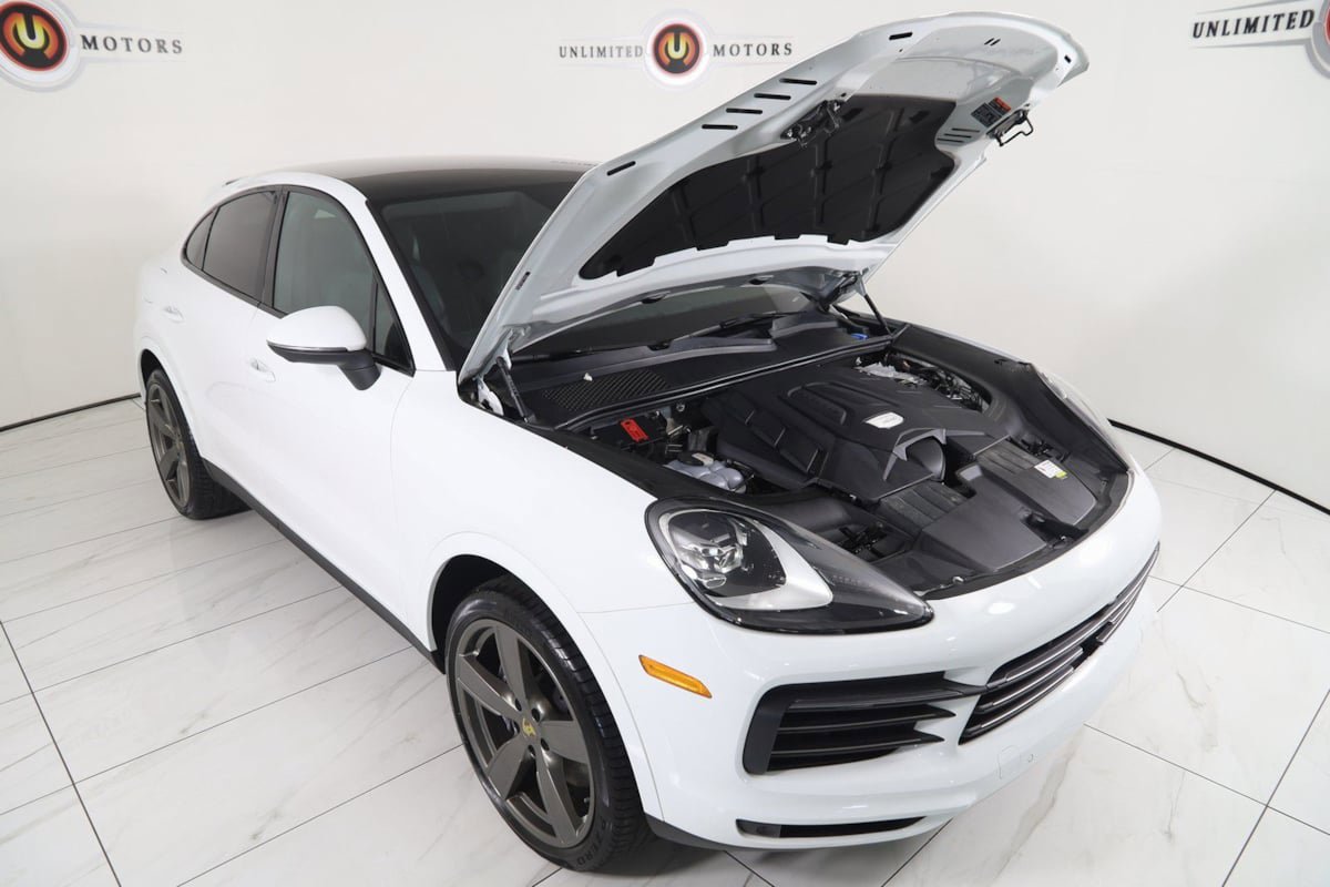 Used 2023 Porsche Cayenne Coupe image 32