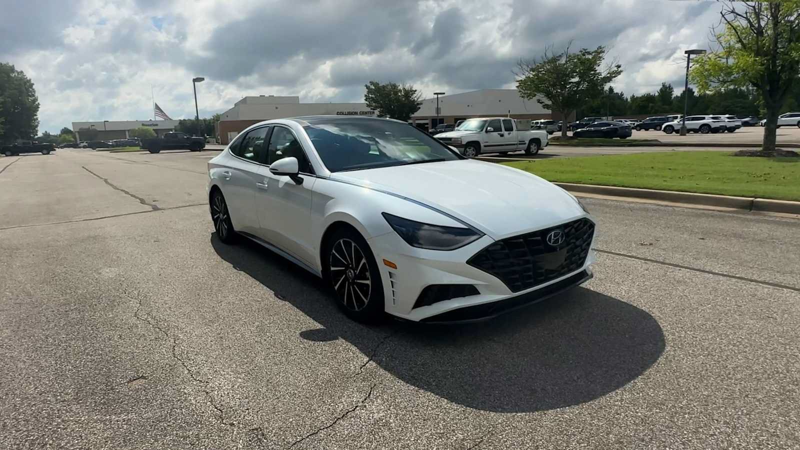 Used 2021 Hyundai Sonata Limited FWD image 2