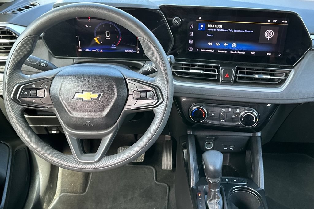 Used 2025 Chevrolet TrailBlazer LT AWD/4WD image 14