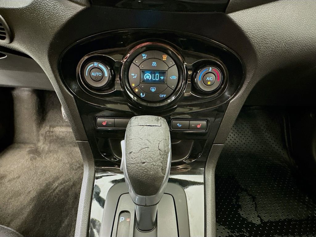 Used 2014 Ford Fiesta SE w/ Equipment Group 201A image 14