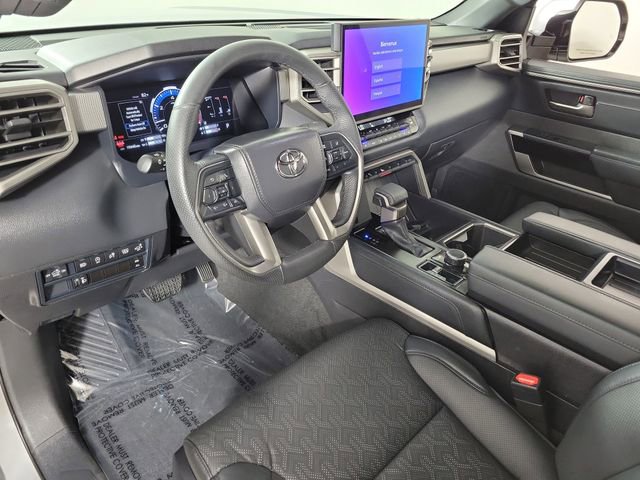 Used 2025 Toyota Tundra Limited AWD/4WD image 18