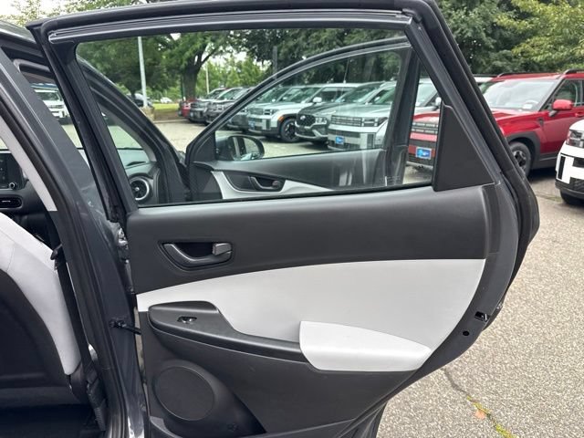 Used 2023 Hyundai Kona SE w/ Cargo Package AWD/4WD image 33