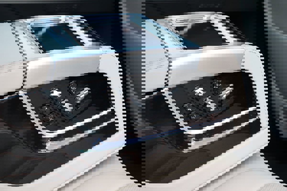 Used 2019 BMW 750i xDrive w/ Luxury Rear Seating Package image 55