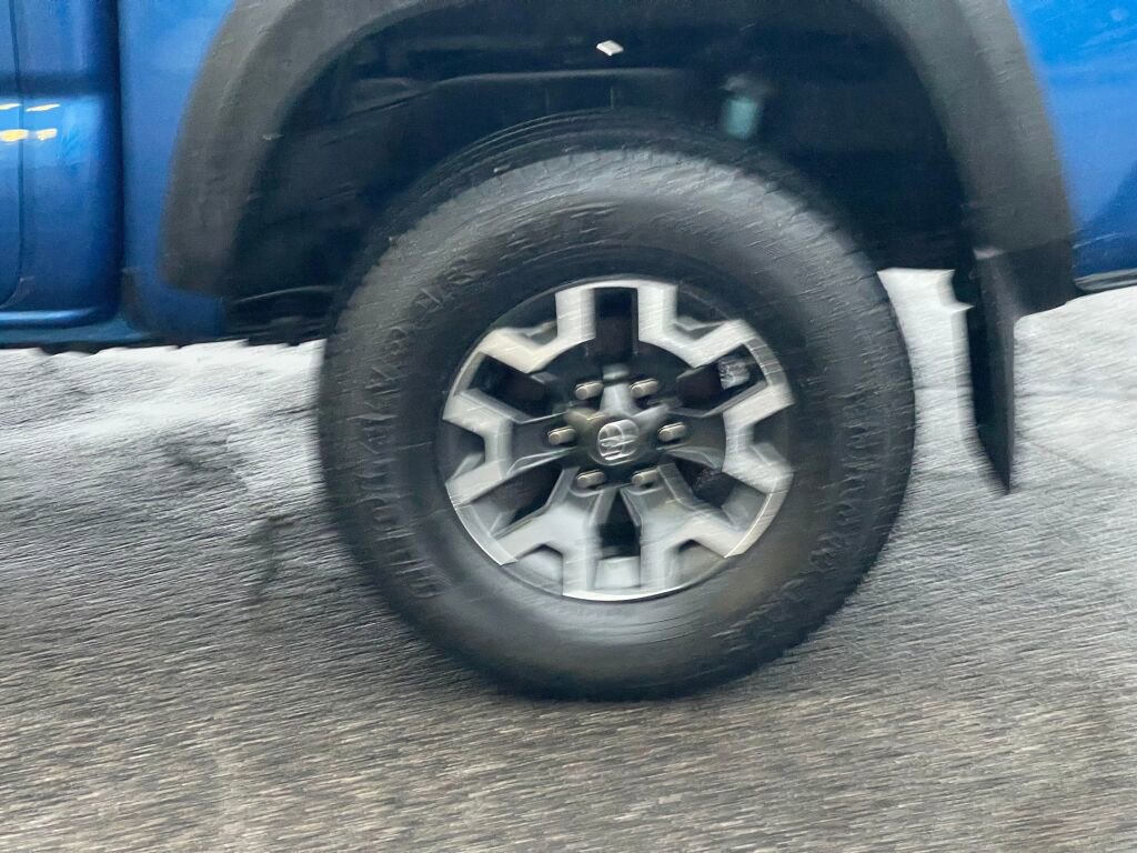 Used 2016 Toyota Tacoma TRD Off-Road w/ Towing Package image 27