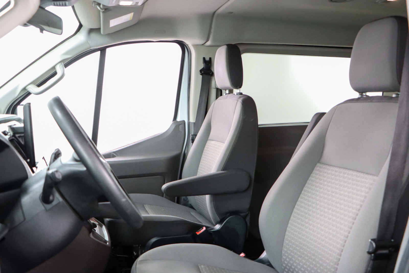 Used 2023 Ford Transit 350 XLT image 24