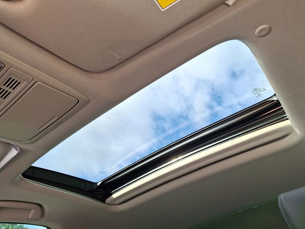 Used 2022 Honda Accord Touring image 15