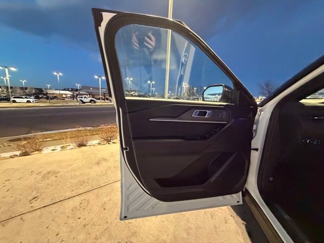 Used 2025 Ford Explorer ST-Line w/ ST-Line Street Pack image 10