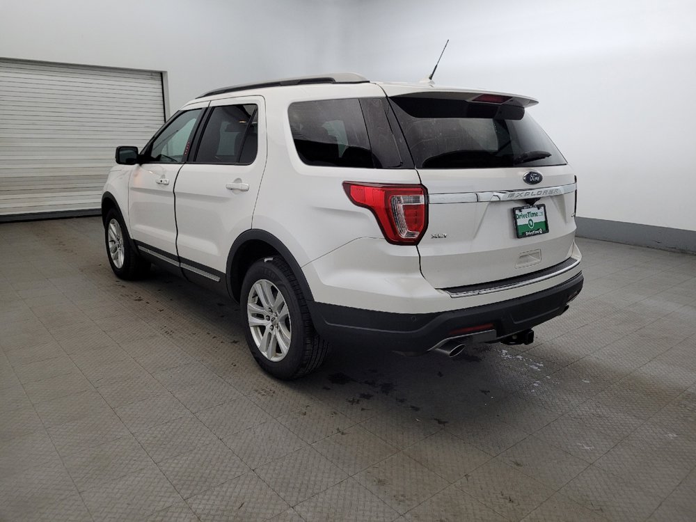 Used 2018 Ford Explorer XLT w/ Equipment Group 202A image 5