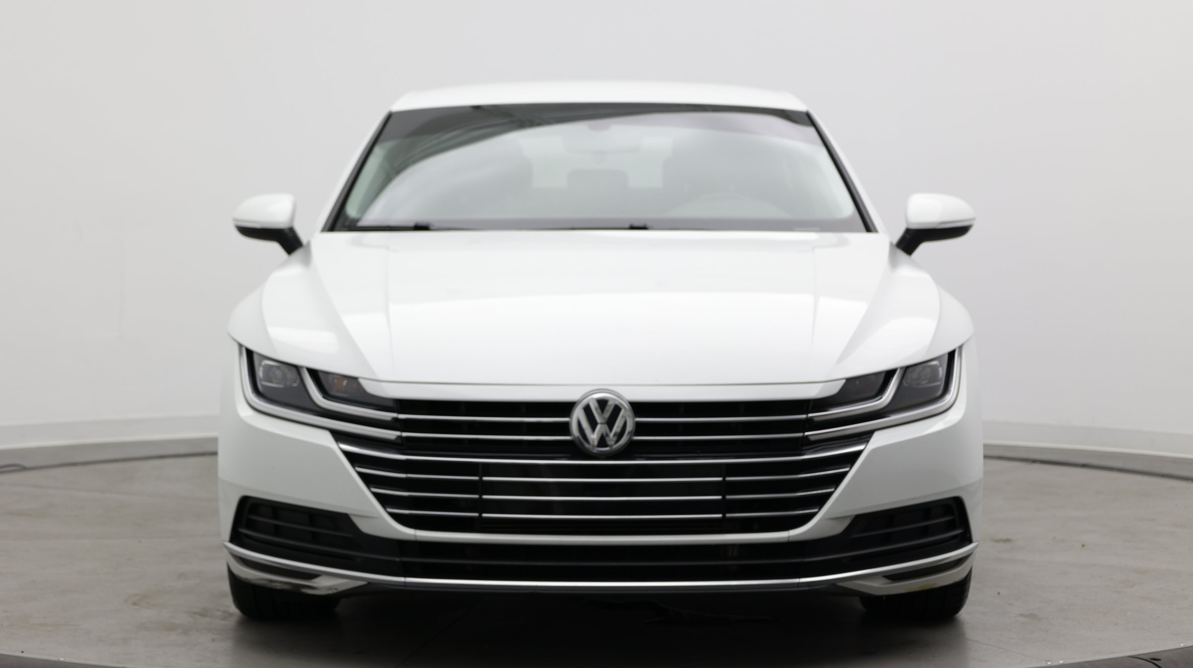 Used 2019 Volkswagen Arteon SE AWD/4WD image 2