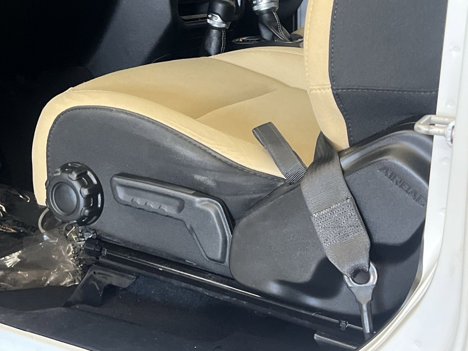 Used 2018 Jeep Wrangler Unlimited Sahara image 12