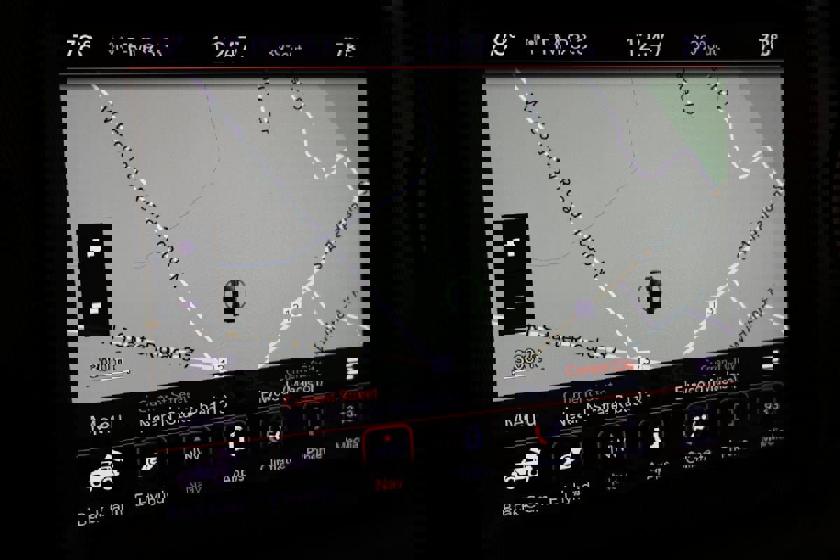 Used 2022 Jeep Wrangler Unlimited Rubicon 4xe w/ Safety Group image 8