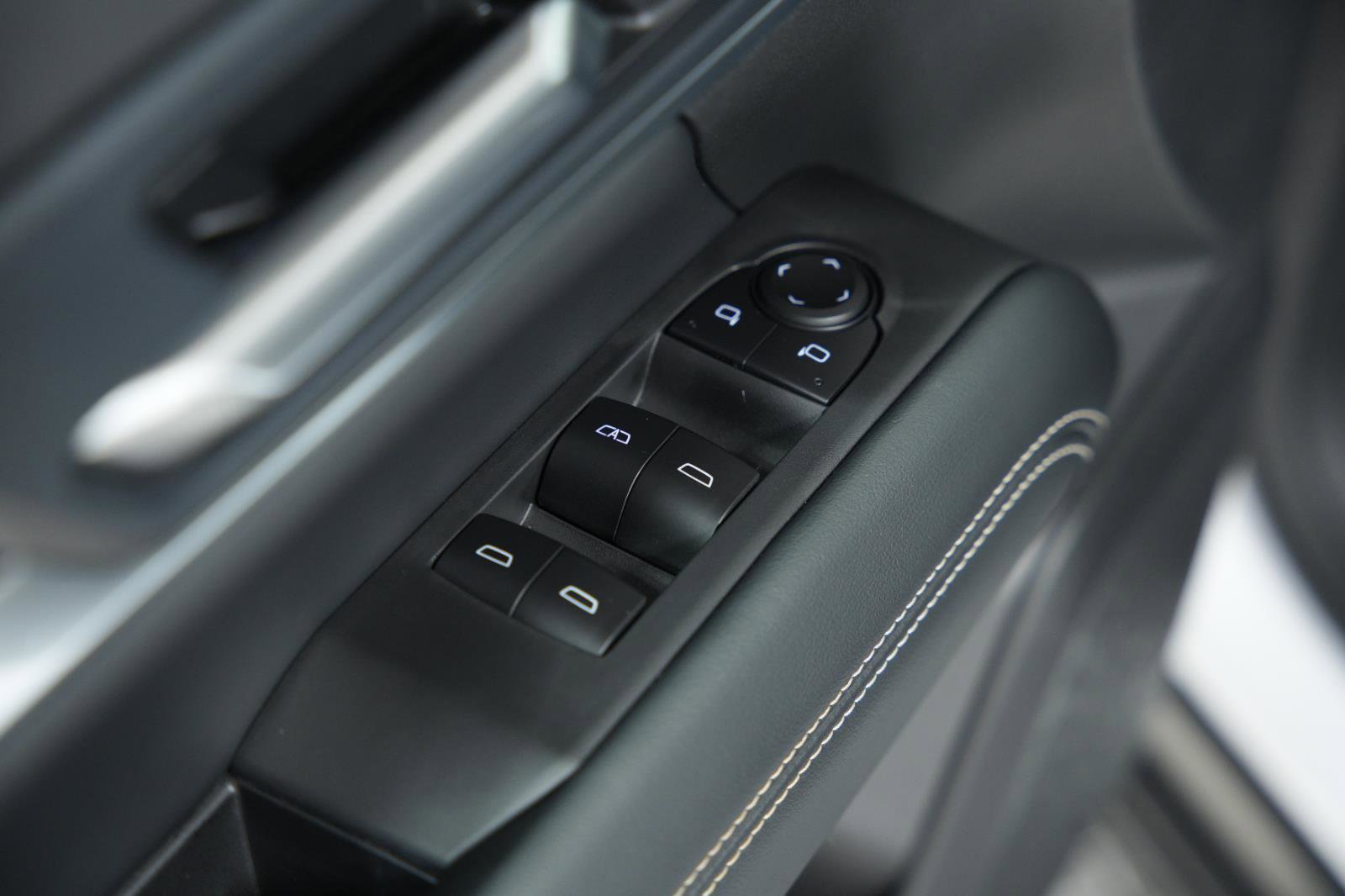 Used 2025 GMC Terrain Elevation image 22