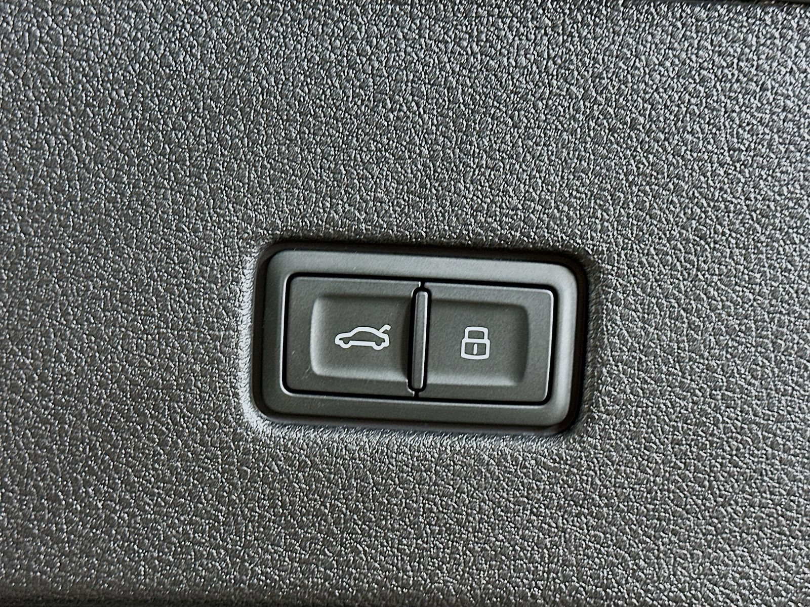 Used 2024 Audi RS Q8 AWD/4WD image 39