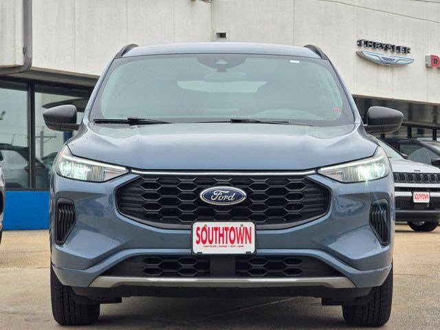 Used 2024 Ford Escape ST-Line AWD/4WD image 2