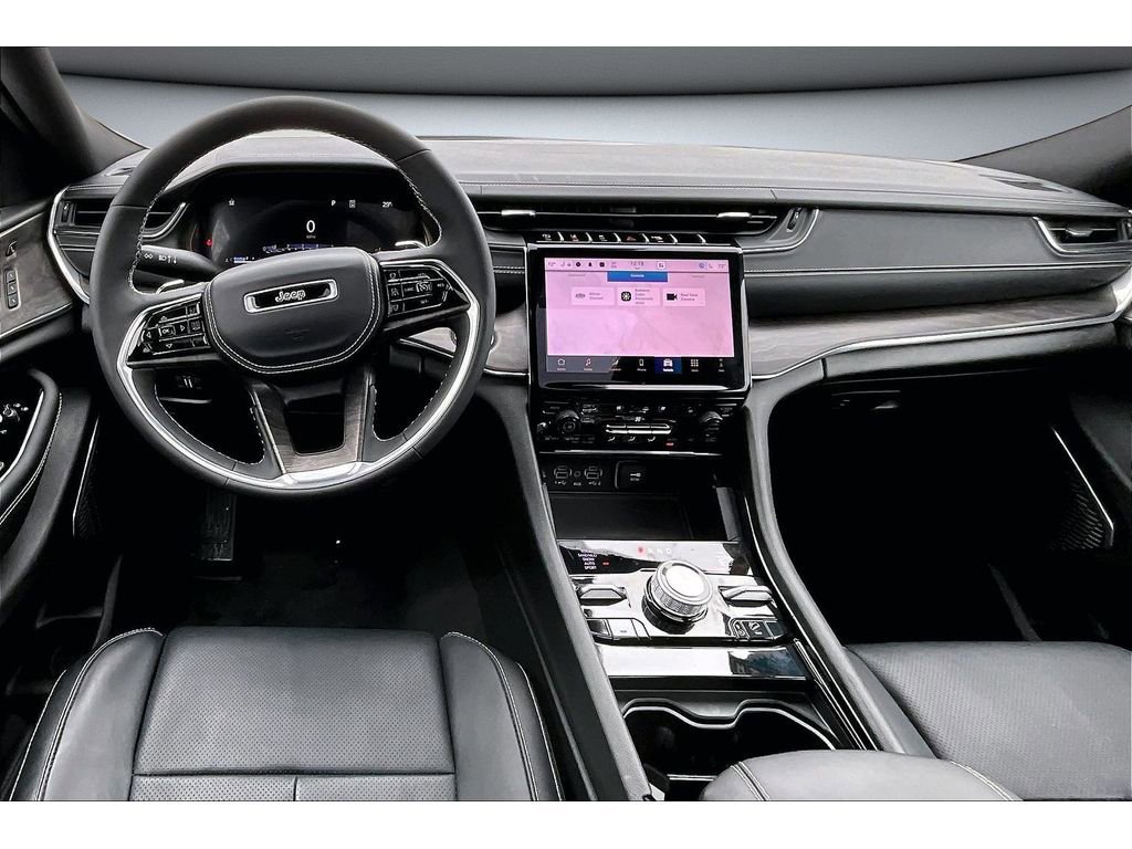 Certified 2025 Jeep Grand Cherokee Overland w/ Luxury Tech Group IV image 6