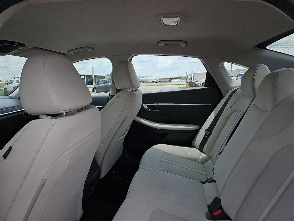 Used 2022 Hyundai Sonata SE w/ Winter Weather Package image 15