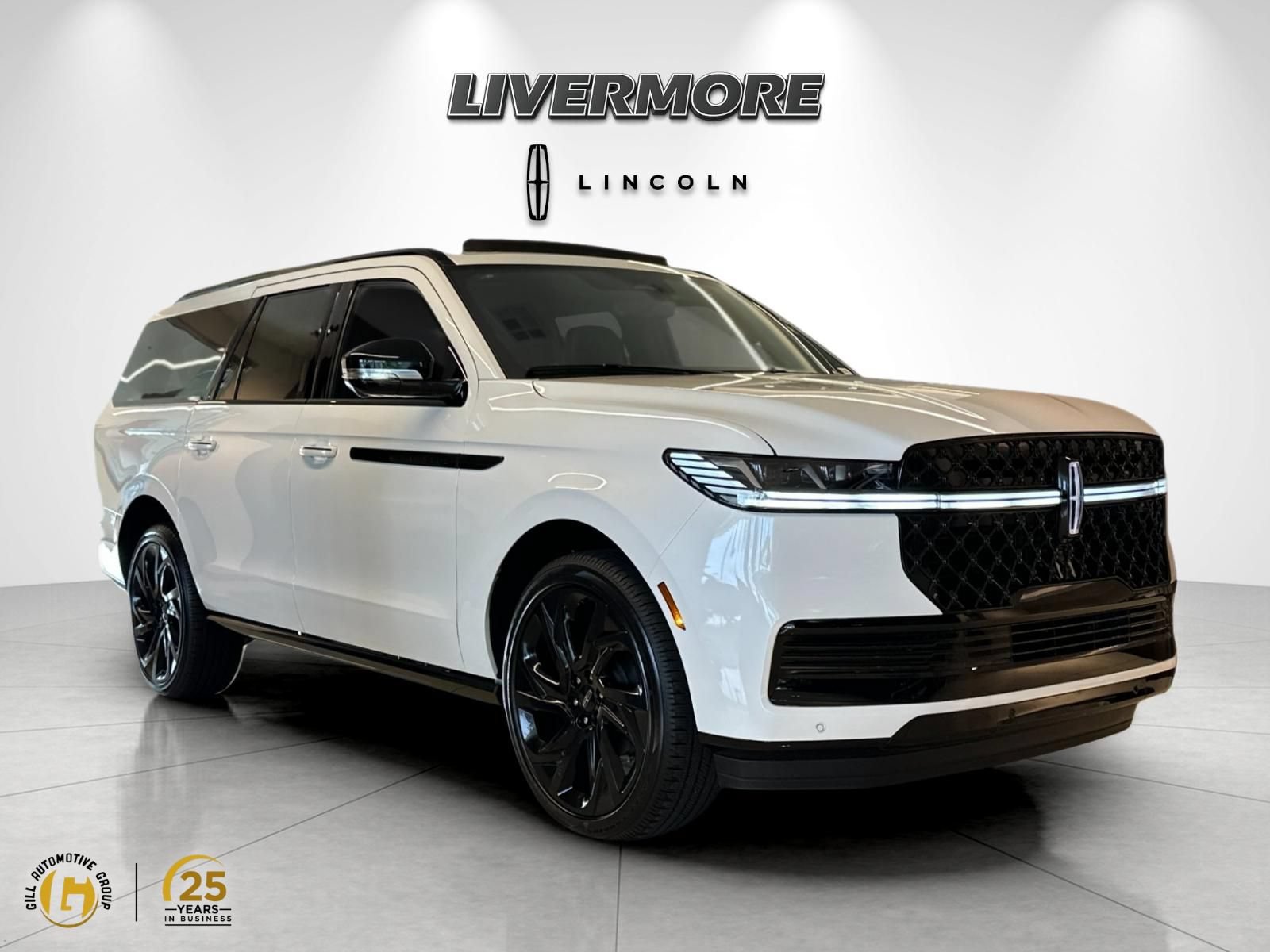 New 2027 Lincoln Navigator L Reserve w/ Jet Appearance Package AWD/4WD image 1