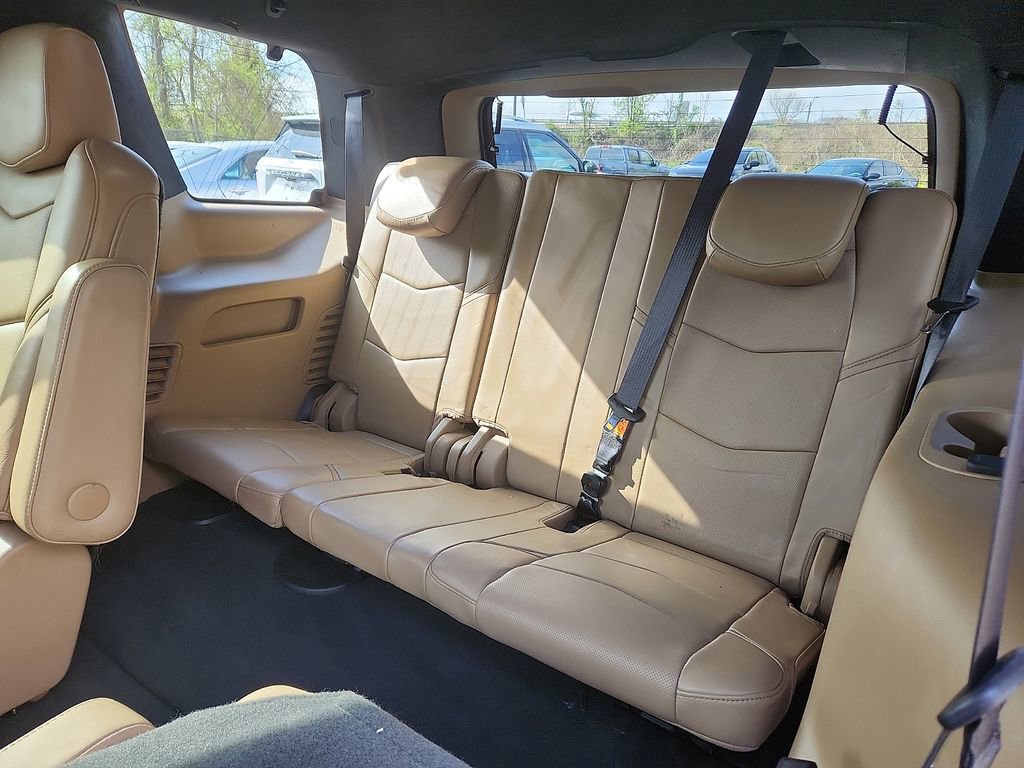 Used 2019 Cadillac Escalade Platinum image 11
