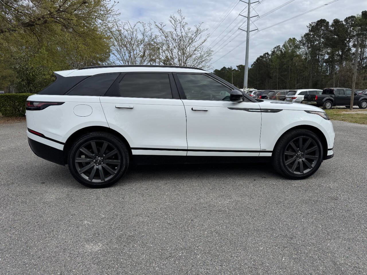 Used 2018 Land Rover Range Rover Velar R-Dynamic HSE image 7