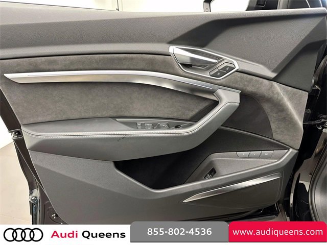 Used 2023 Audi e-tron S Prestige w/ Prestige Package image 17