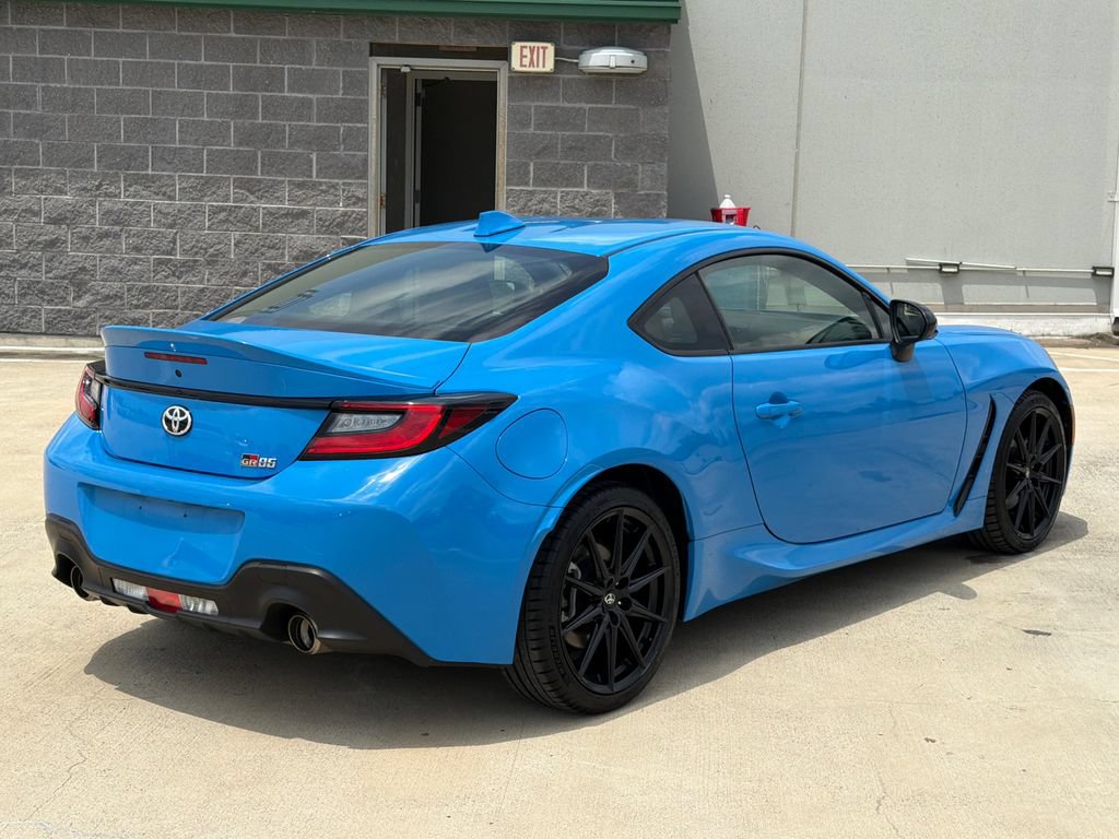 Used 2022 Toyota GR86 Premium RWD image 4