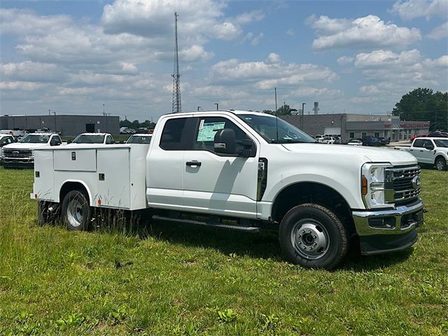New 2025 Ford F350 XL w/ XL Chrome Package image 2