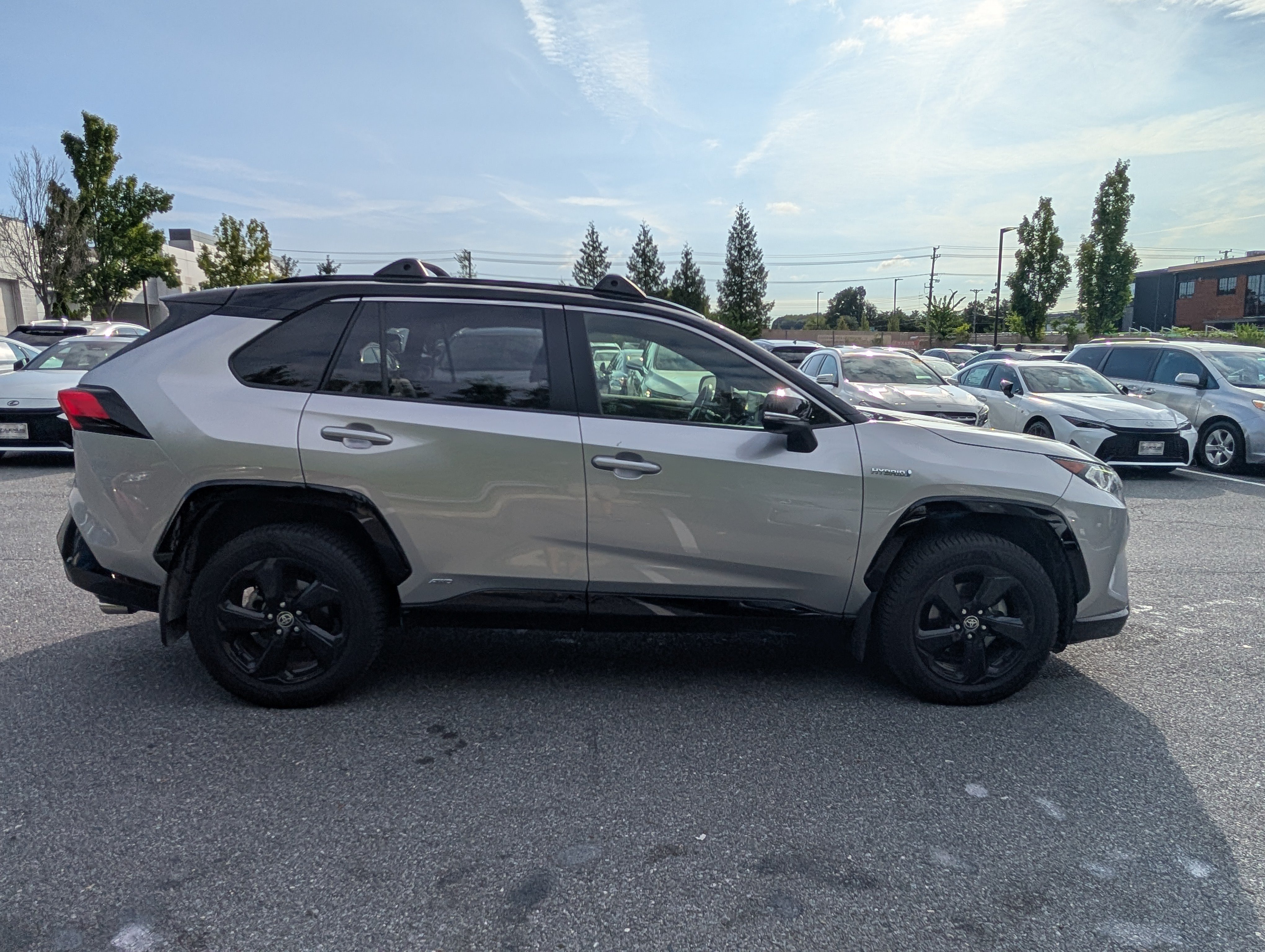 Used 2020 Toyota RAV4 XSE w/ XSE Grade Weather Package AWD/4WD image 2