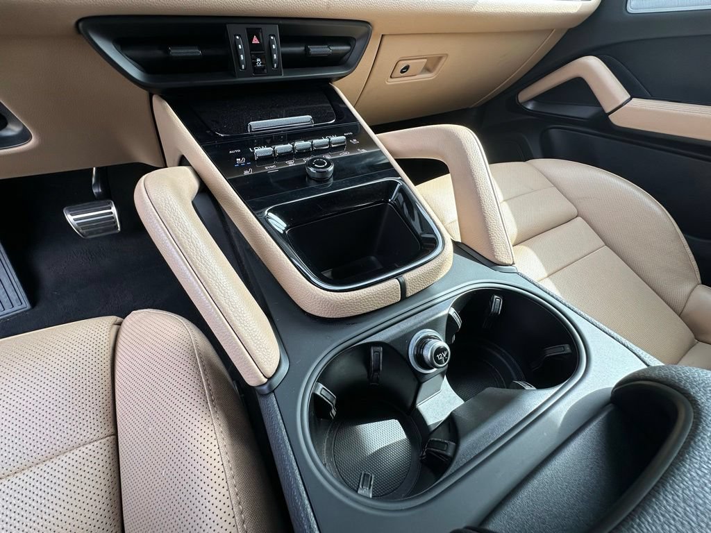 Certified 2025 Porsche Cayenne S AWD/4WD image 37