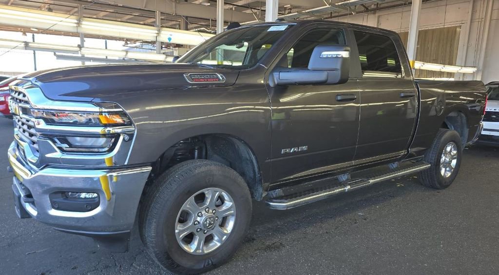 Used 2025 RAM 2500 Big Horn AWD/4WD image 1