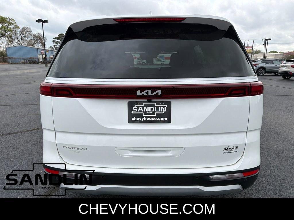 Used 2024 Kia Carnival LX image 10