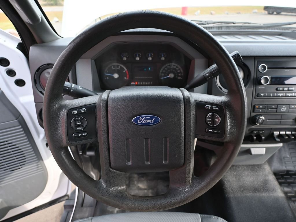 Used 2016 Ford F550 2WD Regular Cab Super Duty image 34