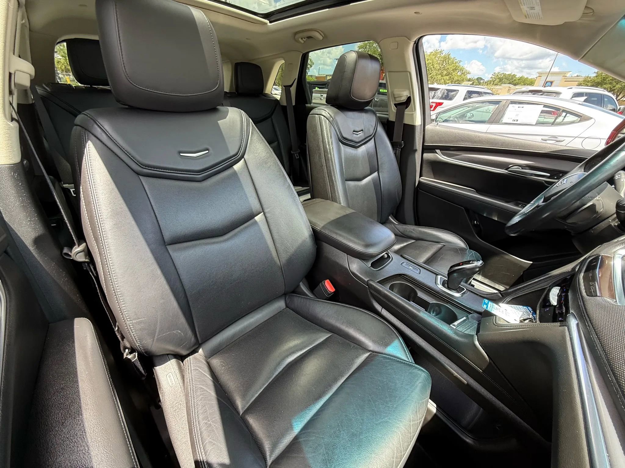 Used 2017 Cadillac XT5 Luxury FWD image 10