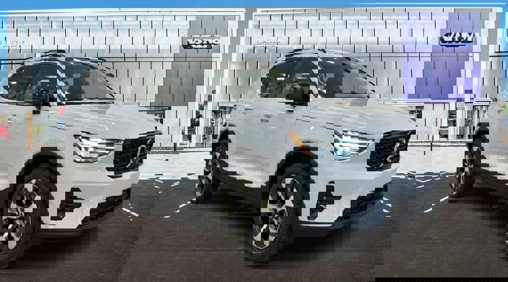 Used 2026 Volvo XC40 B5 Plus w/ Protection Package Premier image 1