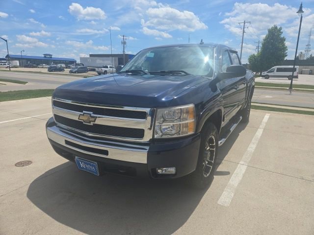 Used 2011 Chevrolet Silverado 1500 LT w/ All-Star Edition AWD/4WD image 4