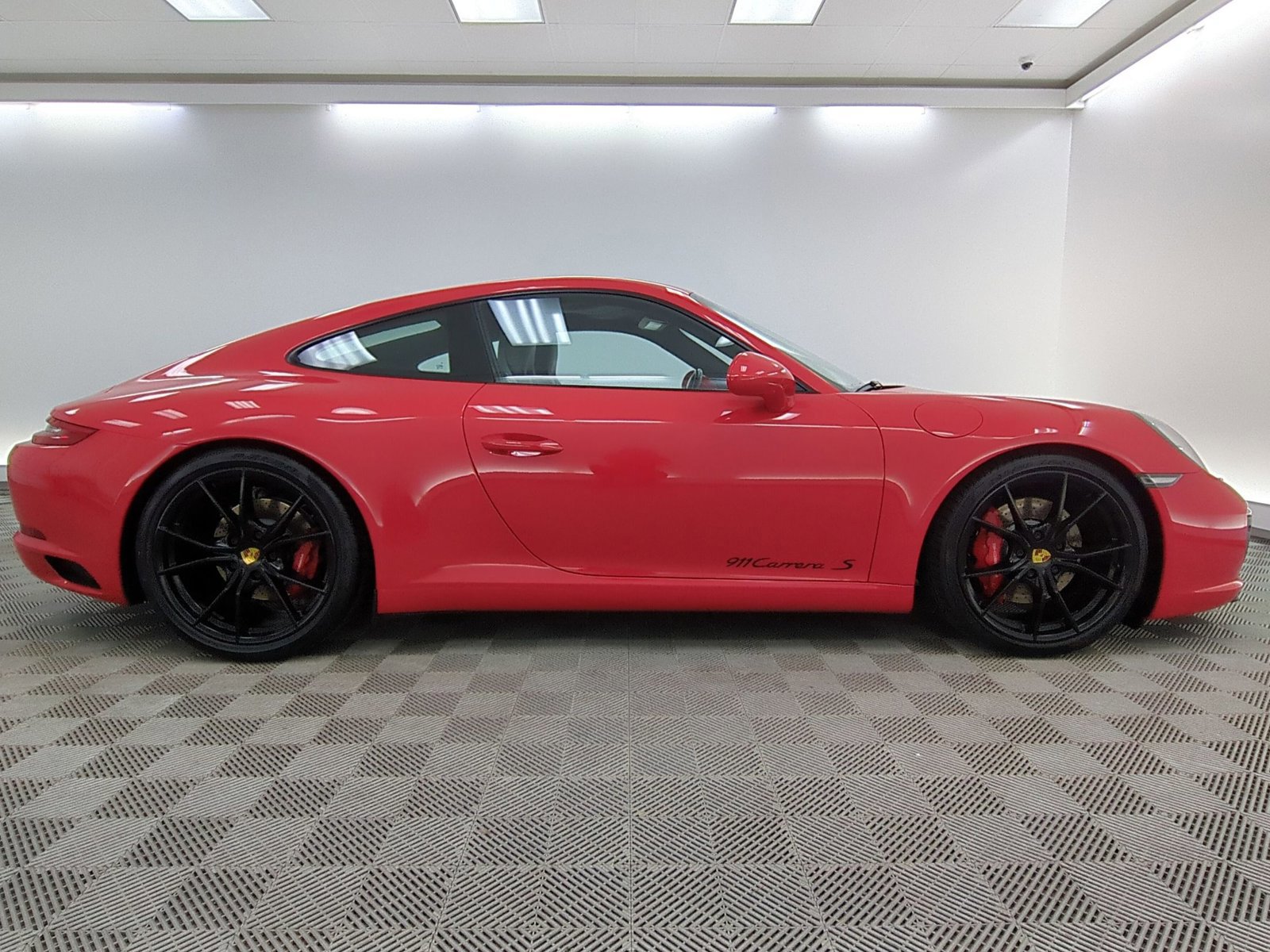 Certified 2017 Porsche 911 Carrera S image 8