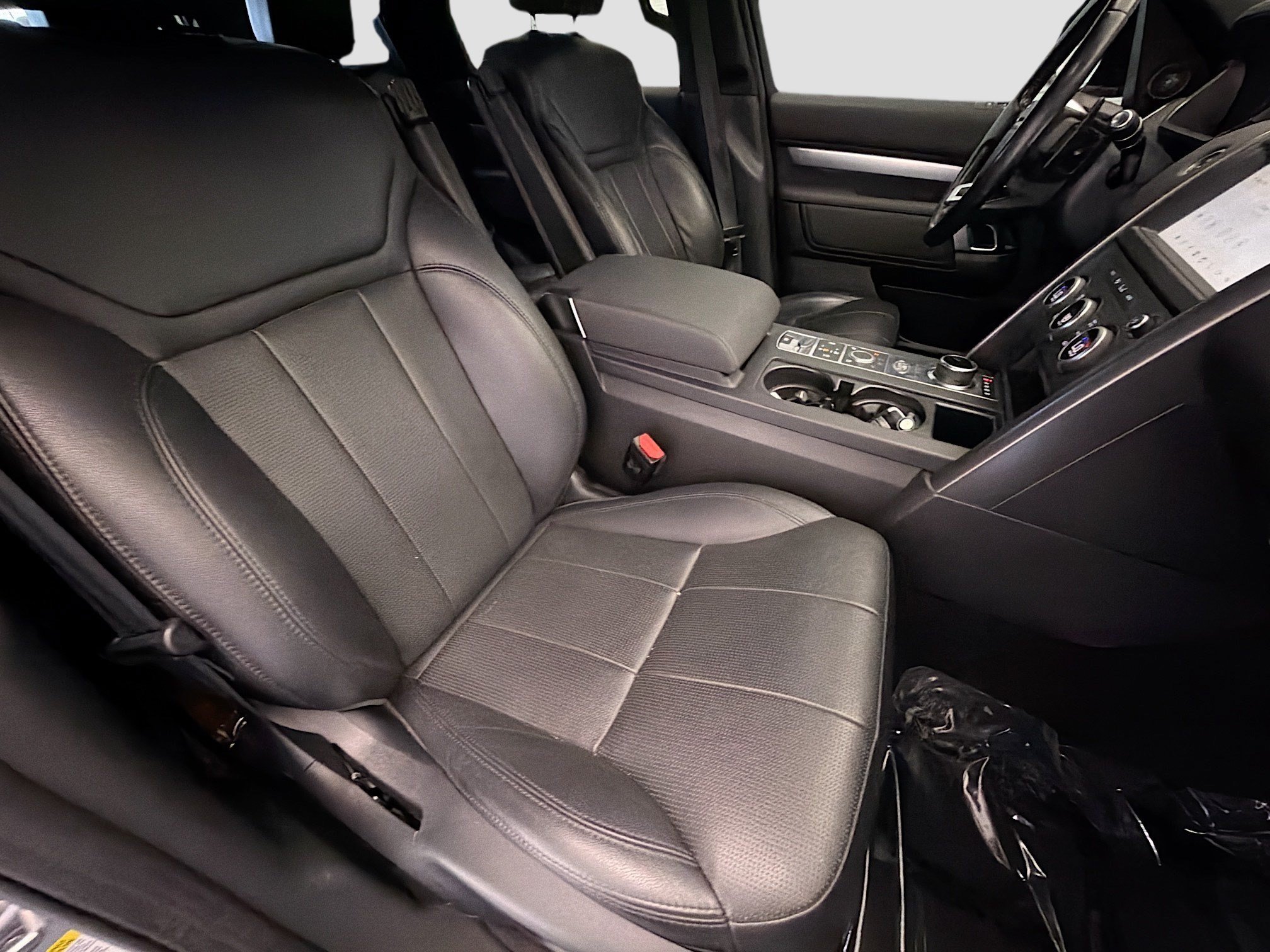 Used 2020 Land Rover Discovery Landmark AWD/4WD image 9