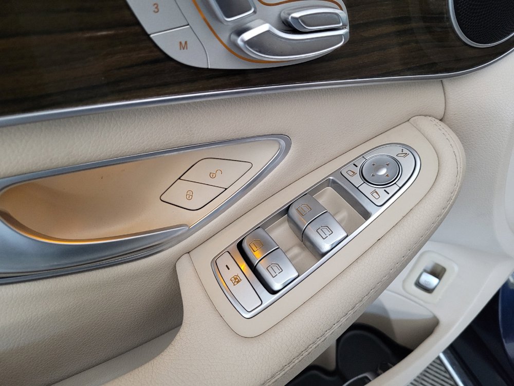 Used 2019 Mercedes-Benz C 300 Sedan image 27